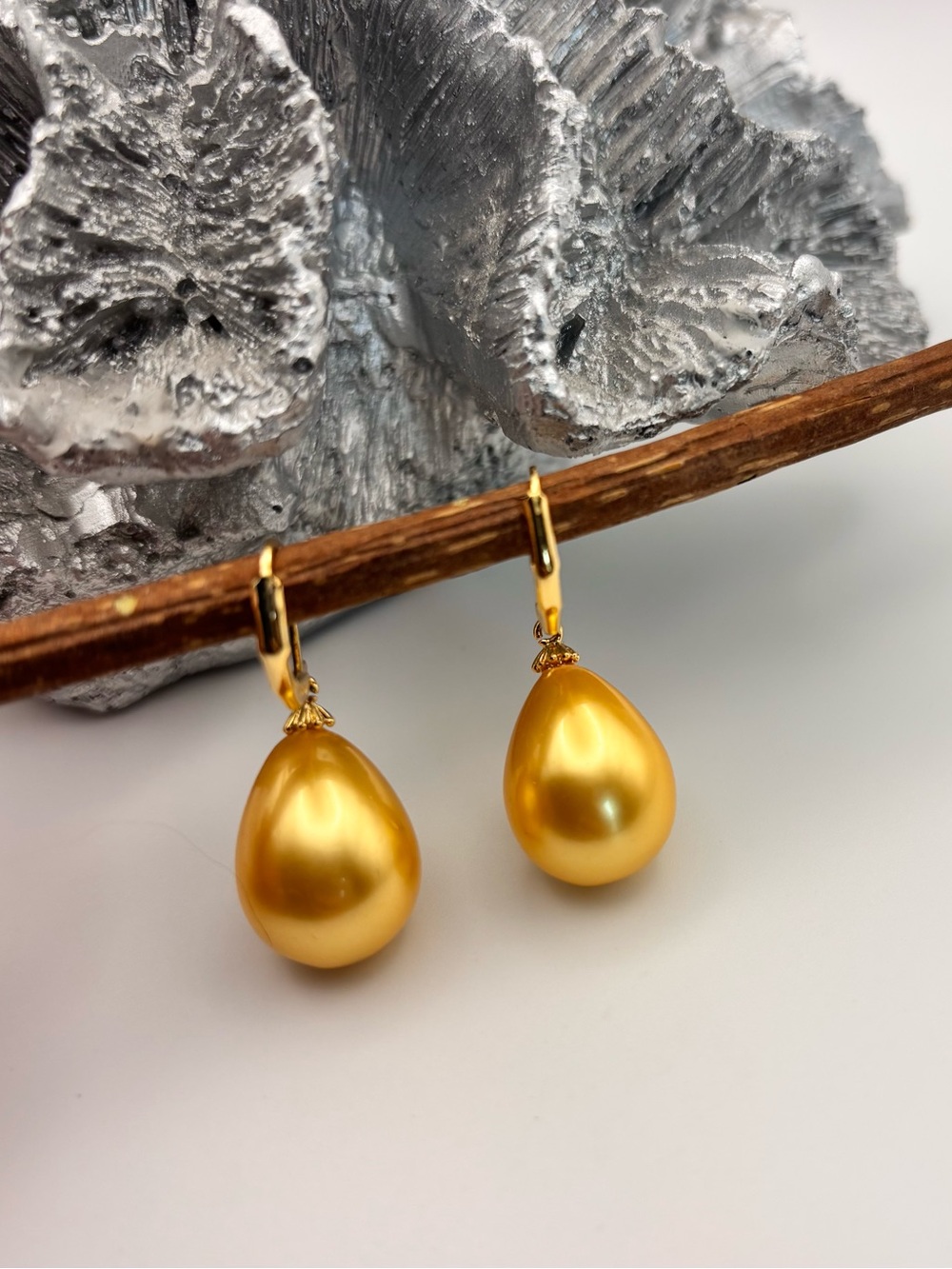 Golden Teardrop South Sea Pearl earrings 14k